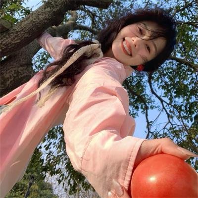 阳光灿烂的女人
